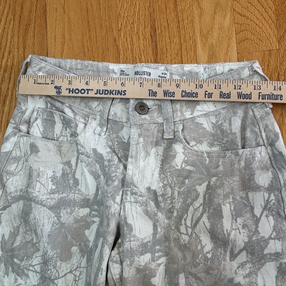 EUC Hollister Camo Low Rise Baggy Jeans Size 00R W24 raw edge - Picture 4 of 12